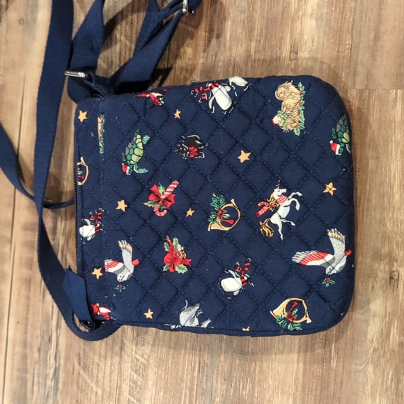 🎄🎅Vera Bradley Christmas mini hipster - Picture 3 of 8